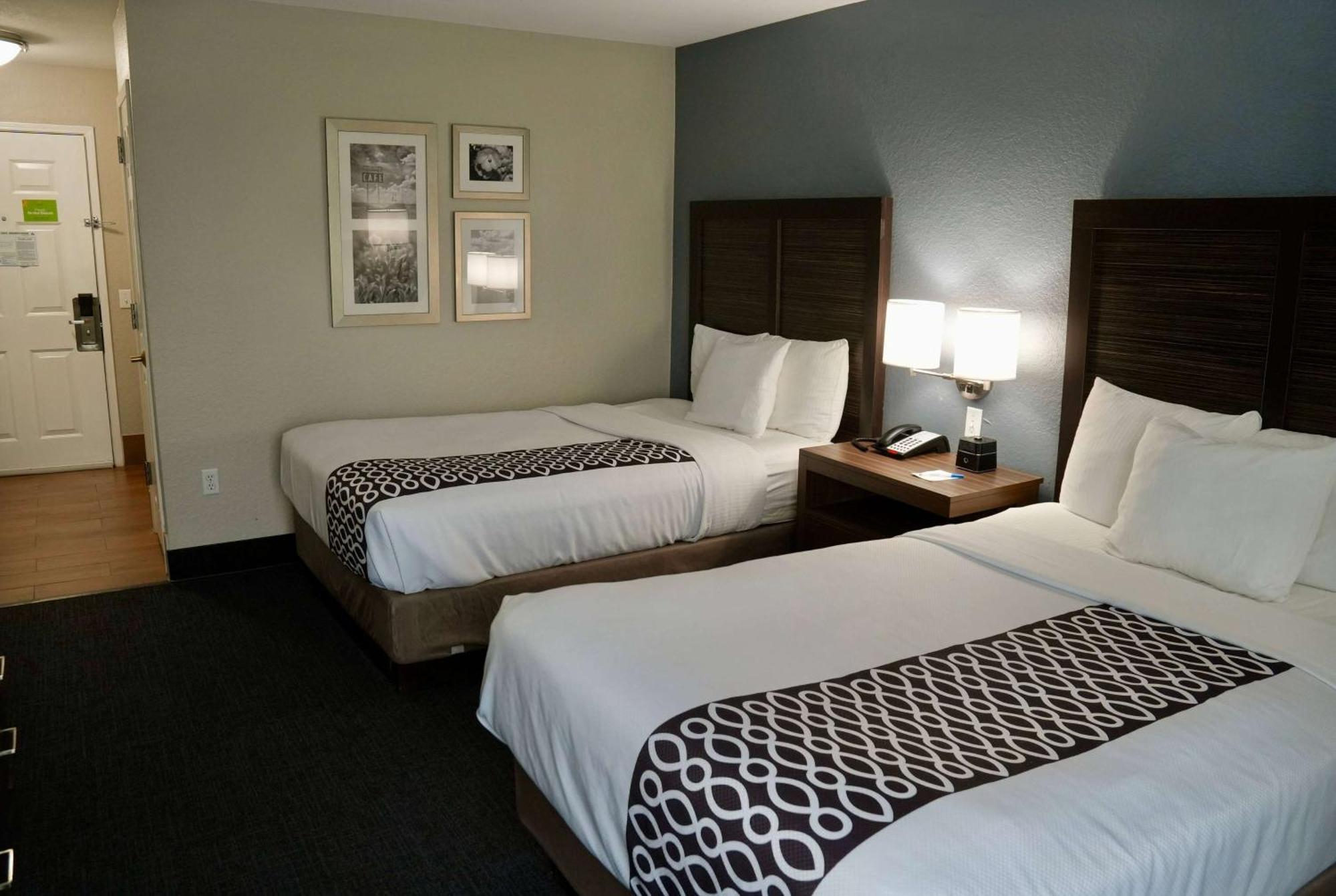 La Quinta By Wyndham Tomball Exterior photo